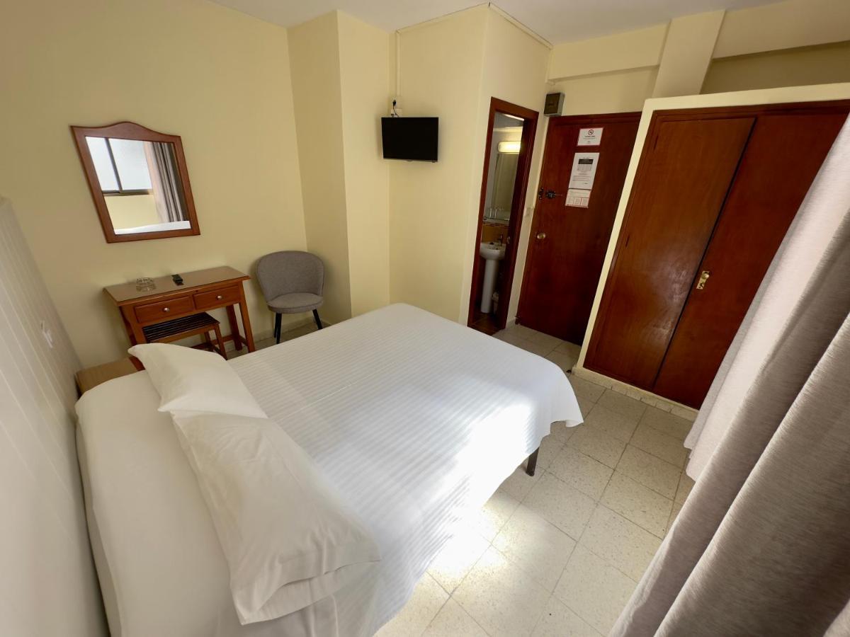 Hotel Cabello Torremolinos Dış mekan fotoğraf
