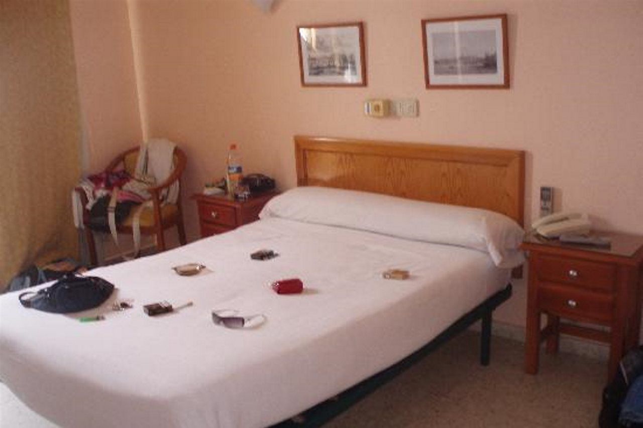 Hotel Cabello Torremolinos Dış mekan fotoğraf