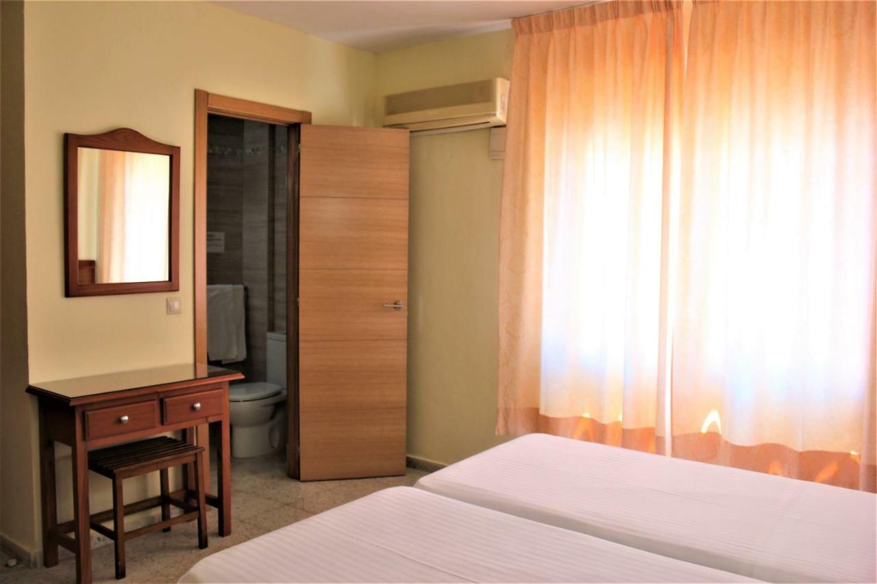 Hotel Cabello Torremolinos Dış mekan fotoğraf