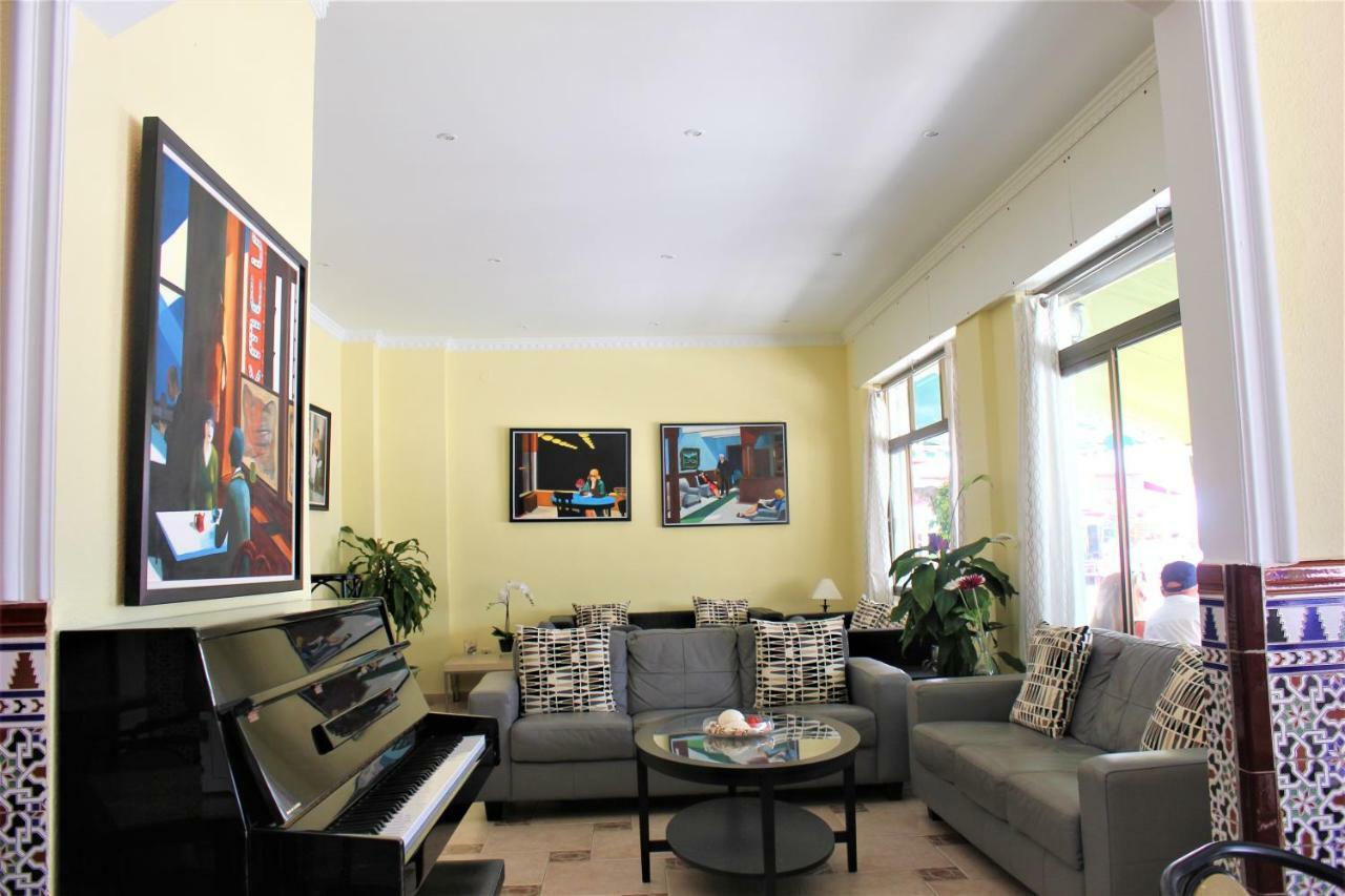 Hotel Cabello Torremolinos Dış mekan fotoğraf